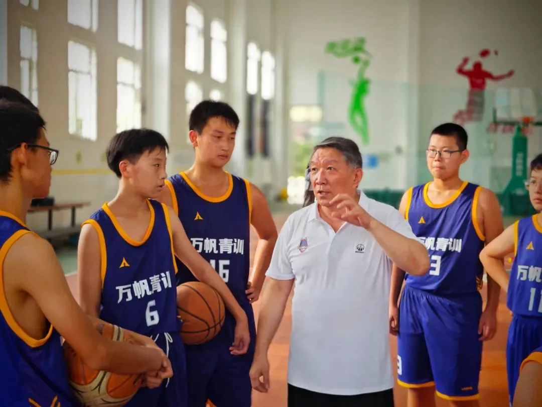 如何通过数据分析优化篮板训练效果?_1